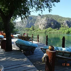  Oda ve Kahvaltı Gaia Koru